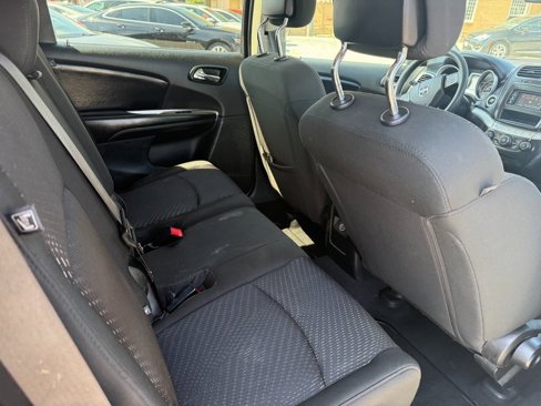 Used 2019 Dodge Journey SE image 13