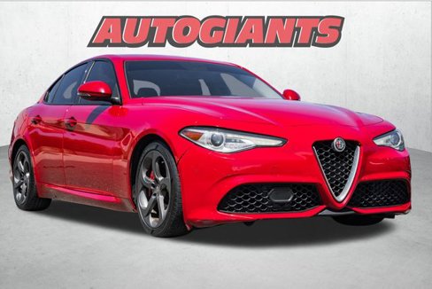 Used 2018 Alfa Romeo Giulia image 1