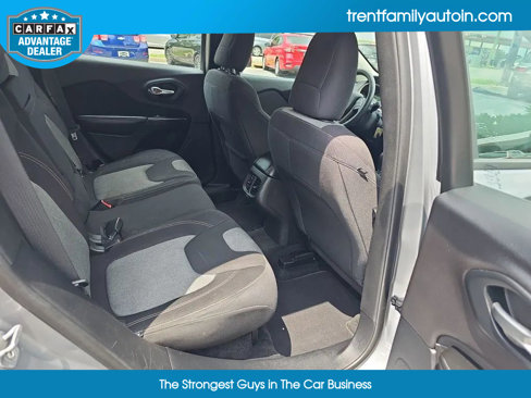 Used 2014 Jeep Cherokee Sport image 32