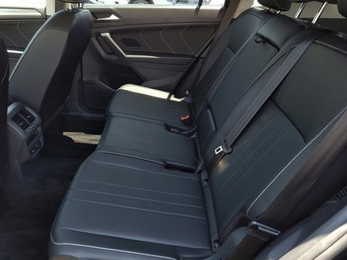 Certified 2022 Volkswagen Tiguan SE image 11