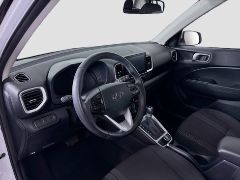 Certified 2024 Hyundai Venue SEL image 9