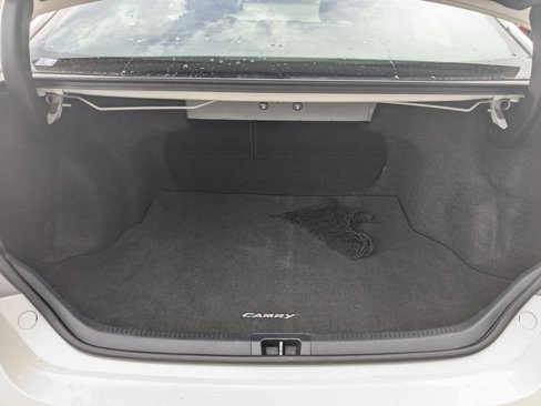 Used 2015 Toyota Camry XSE image 21