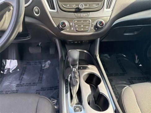 Used 2022 Chevrolet Malibu LT image 24