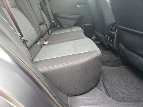 Used 2023 Nissan Rogue SV image 15