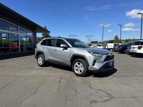 Used 2020 Toyota RAV4 XLE image 7