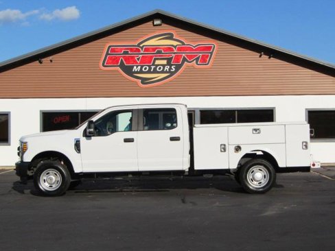 Used 2019 Ford F250 XL w/ Power Equipment Group image 4