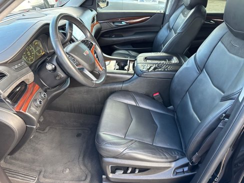 Used 2015 Cadillac Escalade Premium image 26