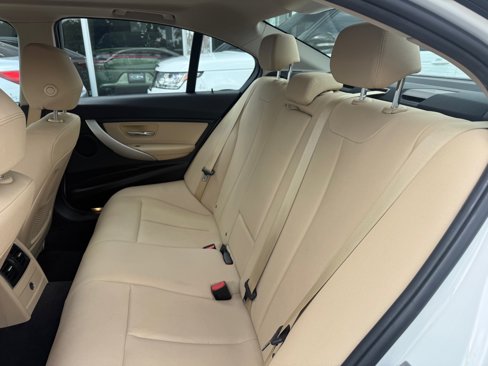 Used 2018 BMW 320i Sedan image 25