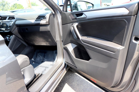Used 2022 Volkswagen Tiguan S image 15