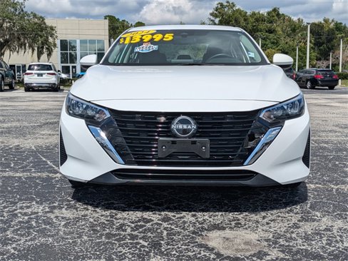 Used 2024 Nissan Sentra SV image 9