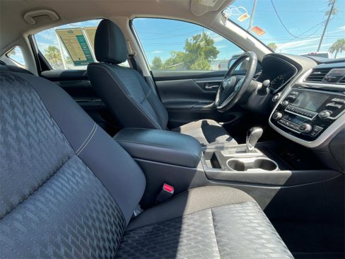Used 2018 Nissan Altima 2.5 SV image 17