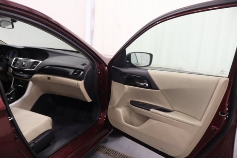 Used 2017 Honda Accord LX image 13