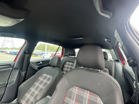 Used 2015 Volkswagen GTI SE image 25