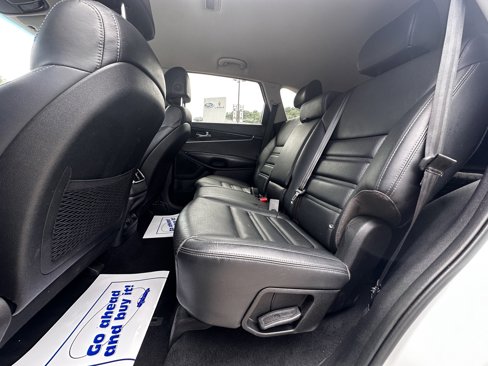 Used 2017 Kia Sorento LX w/ LX Convenience Package image 21