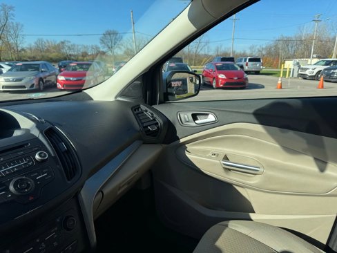Used 2017 Ford Escape SE w/ SE Cold Weather Package image 15
