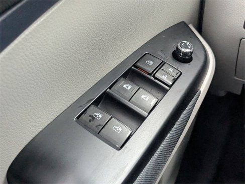 Used 2019 Toyota Highlander LE image 22