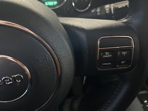 Used 2018 Jeep Wrangler Unlimited Sahara image 22
