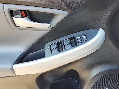 Used 2012 Toyota Prius Plug-In Hybrid image 39