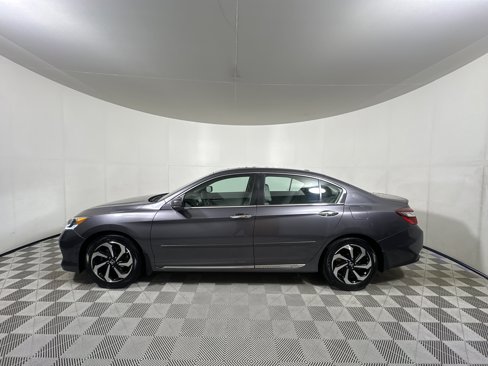 Used 2016 Honda Accord EX image 4