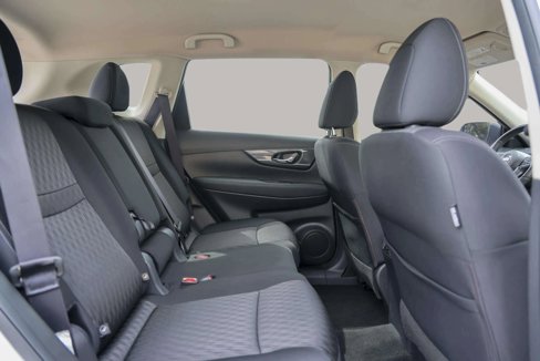 Used 2017 Nissan Rogue SV w/ SV Premium Package image 27