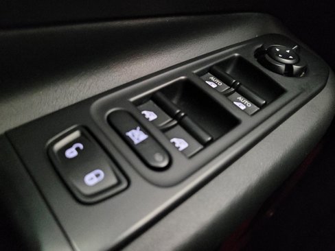 Used 2015 Jeep Renegade Trailhawk image 27