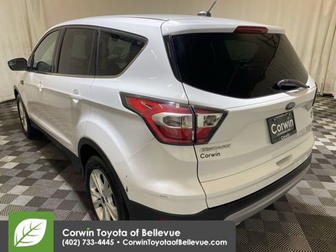 Used 2017 Ford Escape SE image 6