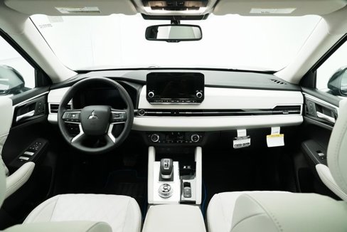 Used 2025 Mitsubishi Outlander SEL image 22