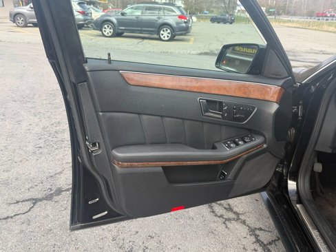 Used 2013 Mercedes-Benz E 350 4MATIC Sedan image 11