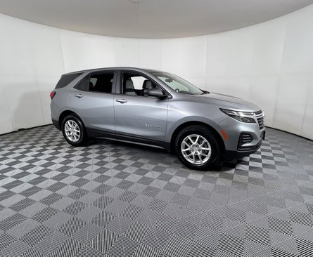 Used 2024 Chevrolet Equinox LS w/ LS Convenience Package image 1