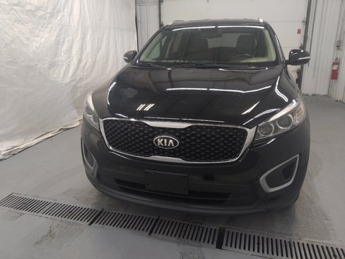 Used 2017 Kia Sorento LX w/ LX Convenience Package image 15