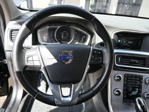 Used 2017 Volvo V60 T5 Premier w/ Convenience Package image 21