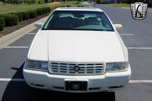 Used 2002 Cadillac Eldorado Collector's Edition image 8
