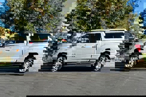 Used 2016 Nissan Titan SL image 5