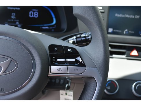 New 2025 Hyundai Elantra SE image 19