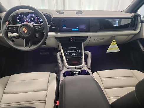 New 2025 Porsche Cayenne image 6
