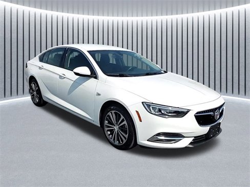Used 2018 Buick Regal Preferred w/ Driver Confidence Package #1 image 1