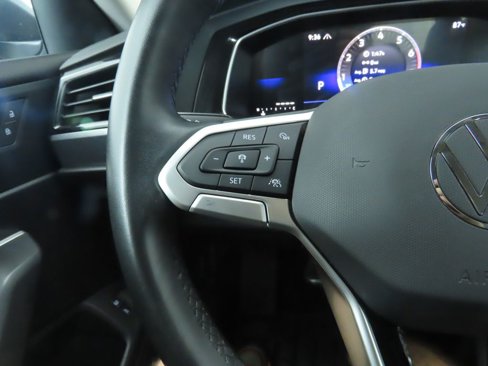 Certified 2024 Volkswagen Jetta SE image 12