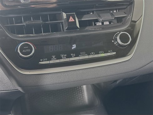 Used 2021 Toyota Corolla LE image 20