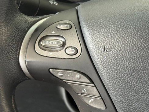 Used 2016 INFINITI Q70 L 3.7 w/ Technology Package image 28