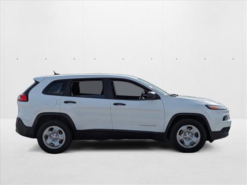 Used 2017 Jeep Cherokee Sport w/ Cold Weather Group image 4