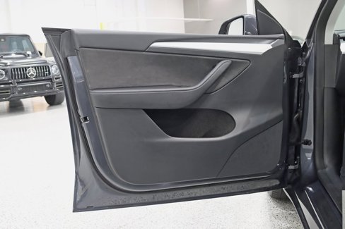 Used 2023 Tesla Model Y Long Range image 31