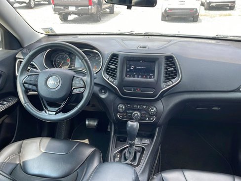 Used 2019 Jeep Cherokee Latitude Plus image 12
