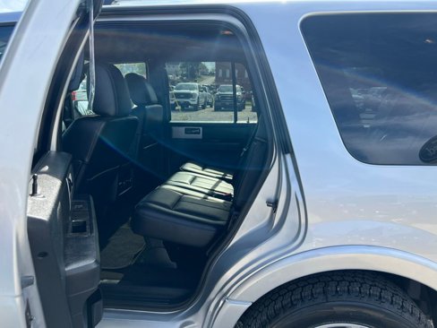 Used 2016 Ford Expedition Limited image 16