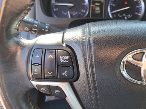 Used 2015 Toyota Highlander XLE image 22