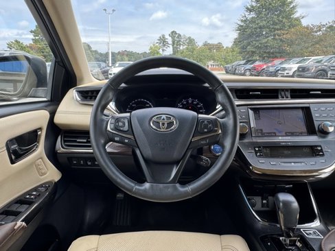 Used 2013 Toyota Avalon Limited image 18