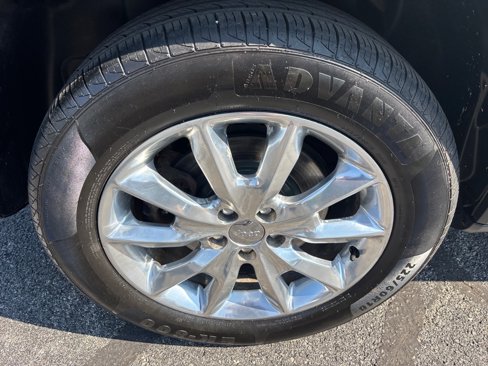Used 2014 Jeep Cherokee Limited image 9