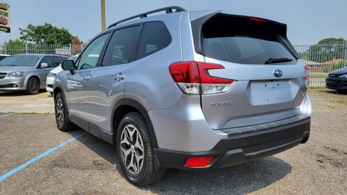 Used 2023 Subaru Forester Premium image 8