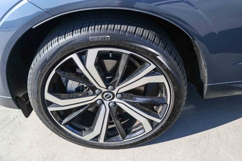 Used 2023 Volvo XC60 B6 Ultimate w/ Protection Package Premier image 16