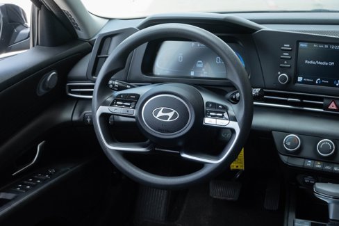 Used 2024 Hyundai Elantra SE image 9