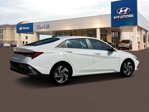 New 2025 Hyundai Elantra Limited image 8